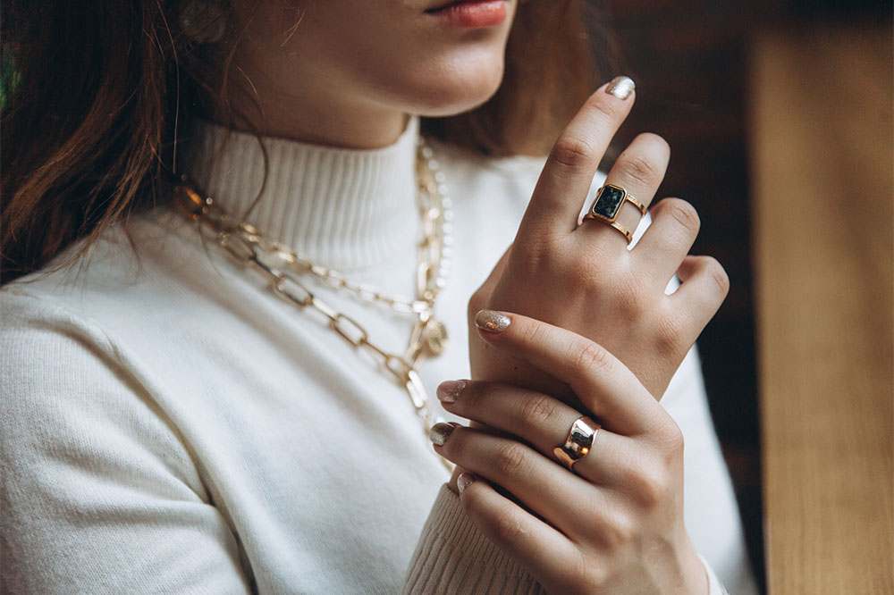 10 Tips to Coordinate Jewelry with Style